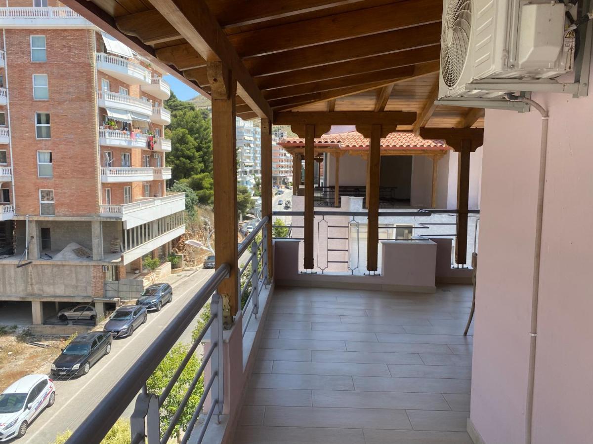 Blue Breeze Attic Apartments Sarandë Exterior foto