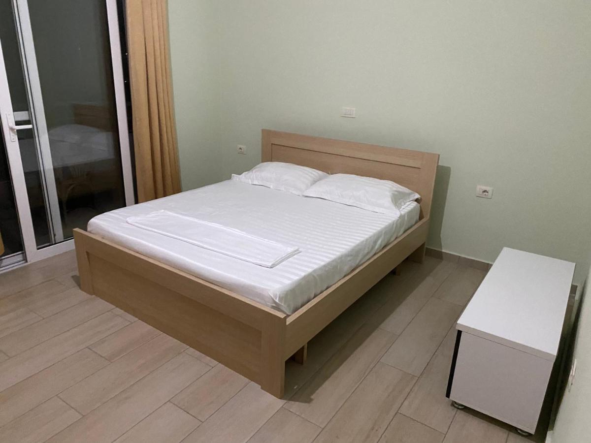 Blue Breeze Attic Apartments Sarandë Exterior foto