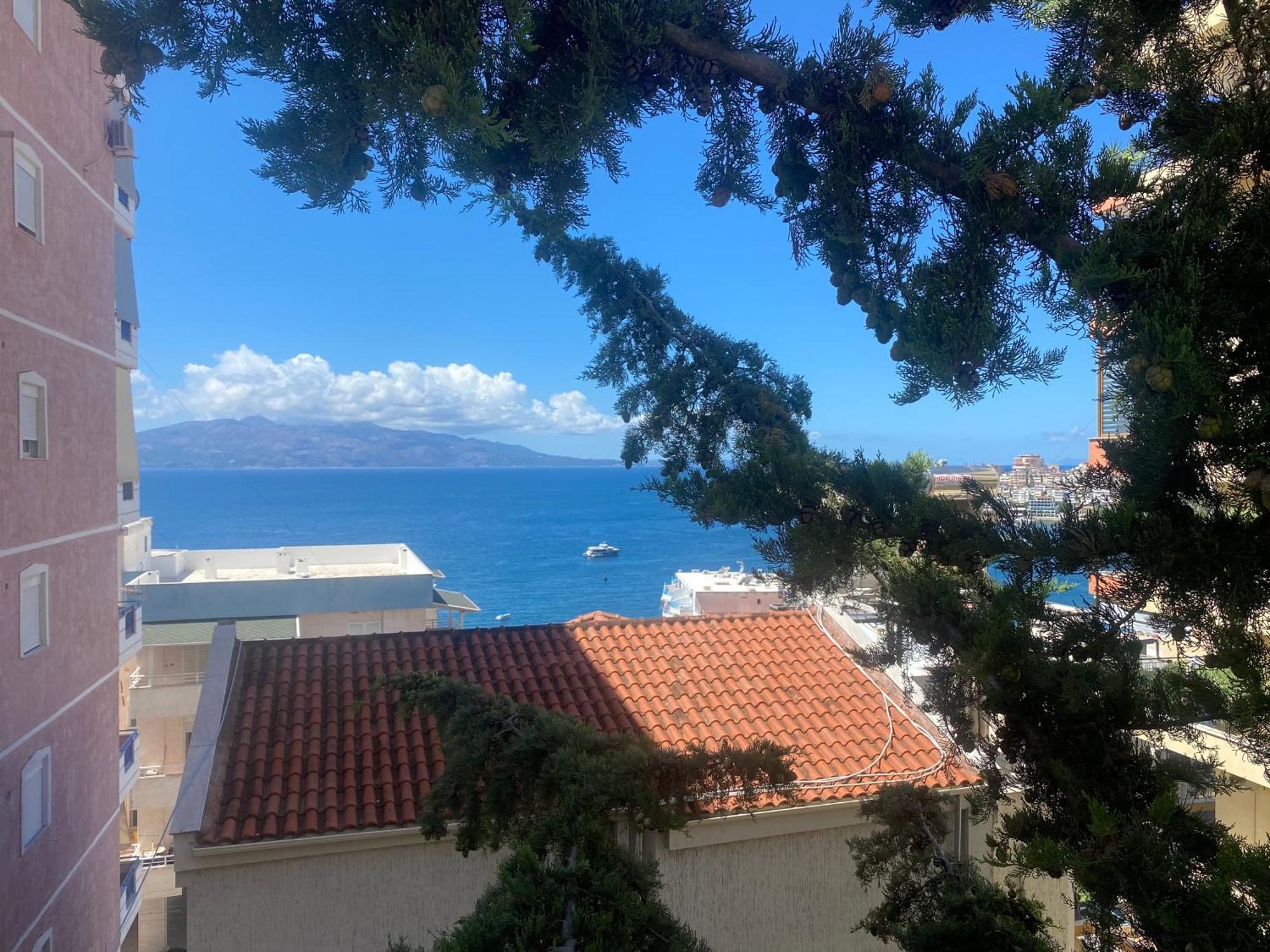 Blue Breeze Attic Apartments Sarandë Exterior foto